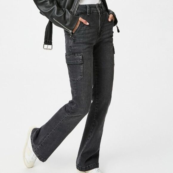 PAIGE Denim Dion High Rise Cargo Pocket Bootcut Jeans in Oblivion Washed Black - Picture 1 of 12